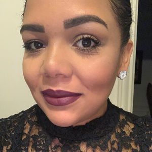 Meet your Posher, Milay